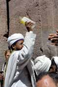 Mnich bhem proces slavnosti Timkat. Lalibela. Sever,  Etiopie.